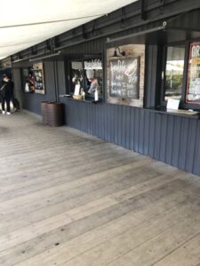 ラコリーナフードコート